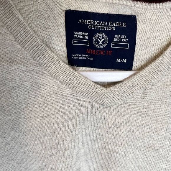 AMERICAN EAGLE OUTFITTERS MENS V NECK SWEATER SIZE MEDIUM - Picture 4 of 5